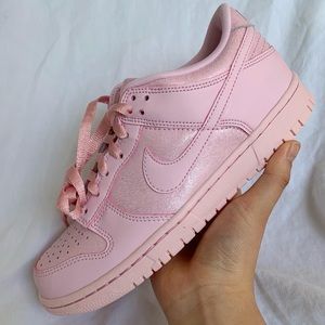 Dunk Low SE GS ‘Prism Pink’ Womens